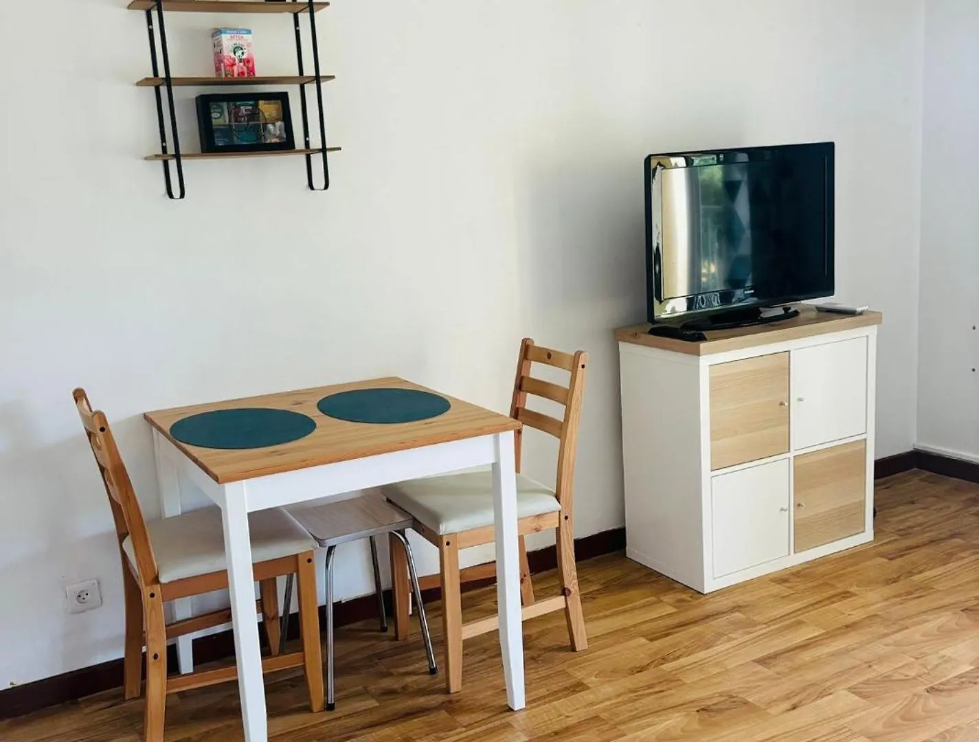 Apartment Studio A Greoux Les Bains - Les Fontaines France